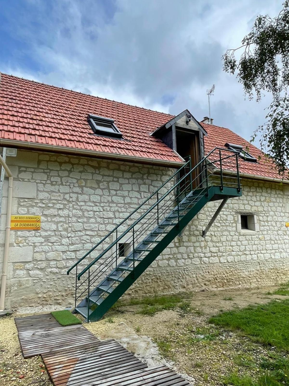 Le Relais, La Dormance, Le Bois Dormant Hotell Châteauvieux Exteriör bild